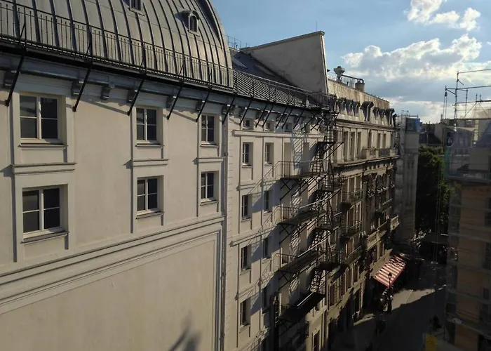 Parisian Flat Under The Roofs דירה